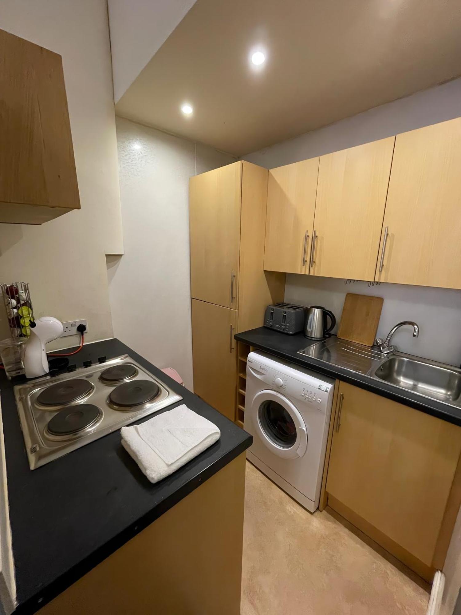 Comfy 2 Bedroom Flat Near Edinburgh City Center Buitenkant foto